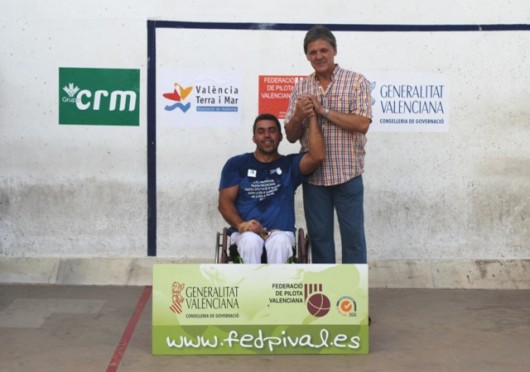 Julio de Oliva campeón individual de raspall en silla de ruedas