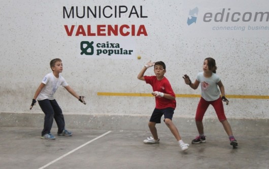 En Borbotó empiezan a competir las escuelas de pilota valenciana de Valencia