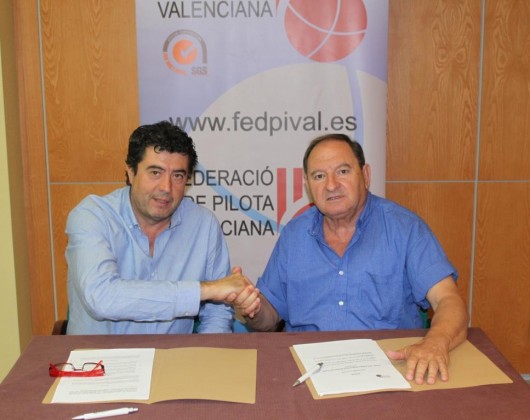 El Puig i la Federació signen el conveni per celebrar les finals de frontó