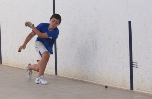Las escuelas de Alicante Sur empiezan a jugar los “JECV de raspall”