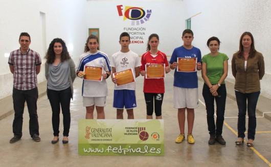 Les escoles de pilota de la ciutat de València juguen en els Instituts