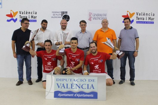 Sergio, Alberto y Roberto, campeones de la “XXII Lliga professional de raspall”