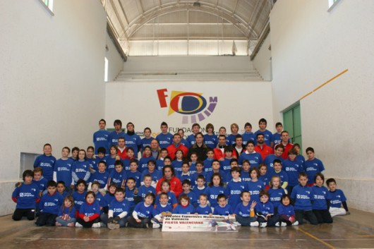 En Borbotó se presentan las escuelas Municipales de pilota de Valencia