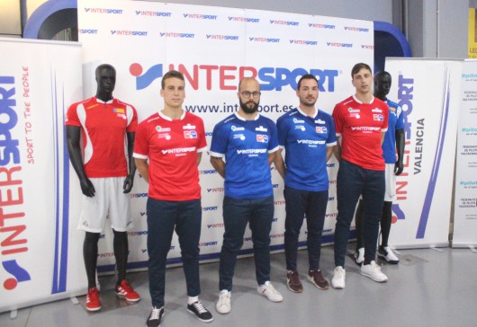 Interesport i Acerbis entregaran les equipacions oficials als jugadors Professionals