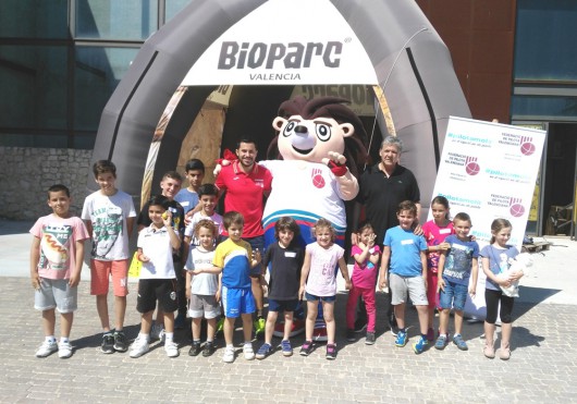 Èxit de participació en el taller de pilota valenciana al Bioparc