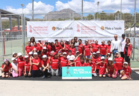 Éxito de participación en el primer Encuentro de Pilota a l’Escola celebrado en Benidorm