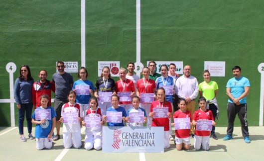 Clara de València i Aida de Moixent guanyen l'or de frontó individual a Xaló 